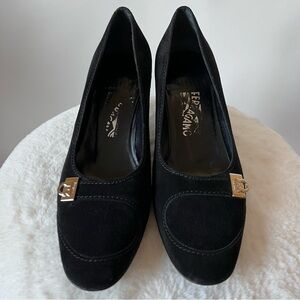 Salvatore Ferragamo suede pump shoes size 9